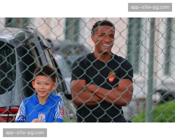 申花米内罗无对抗训练中拉伤 连续三轮出现球员伤退情况